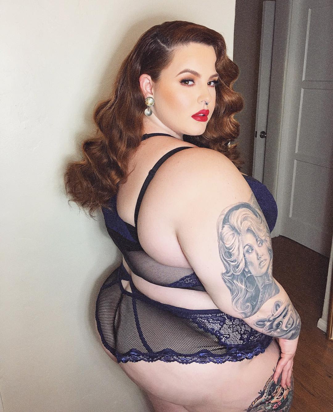 Where to Find Plus Size Shemale in Lingerie Content Online Today