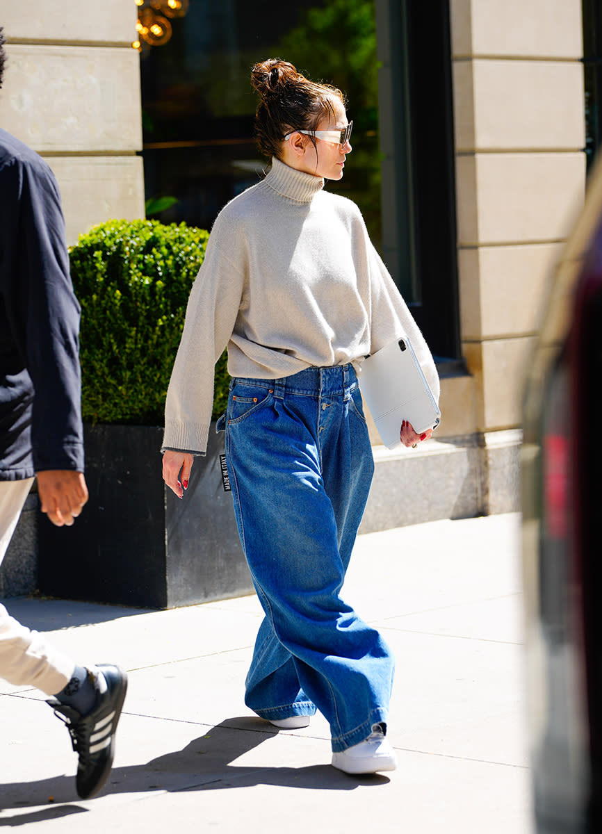Want Jennifer Lopezs White K-Swiss Platform Sneakers? We Found Them, Plus Similar Styles to Match Your Budget!