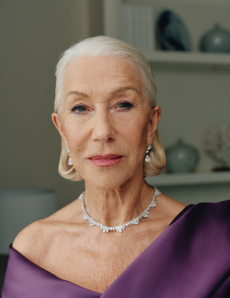 Discover Helen Mirrens Younger Look: Expert Anti-Aging Advice