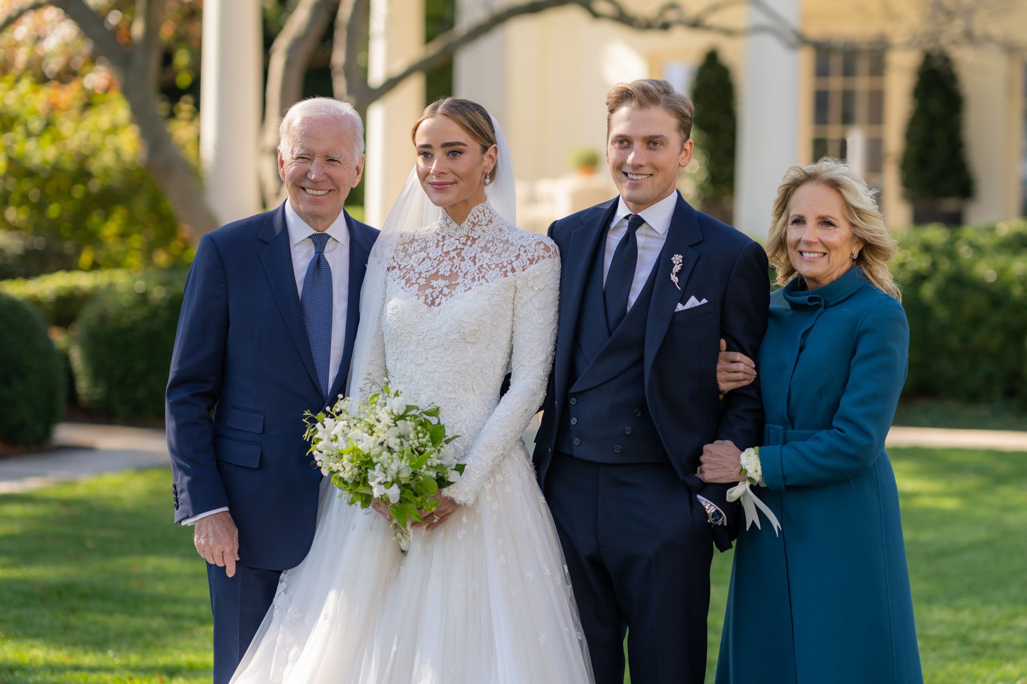 What does jill biden wedding ring look like, the first ladys ring revealed!