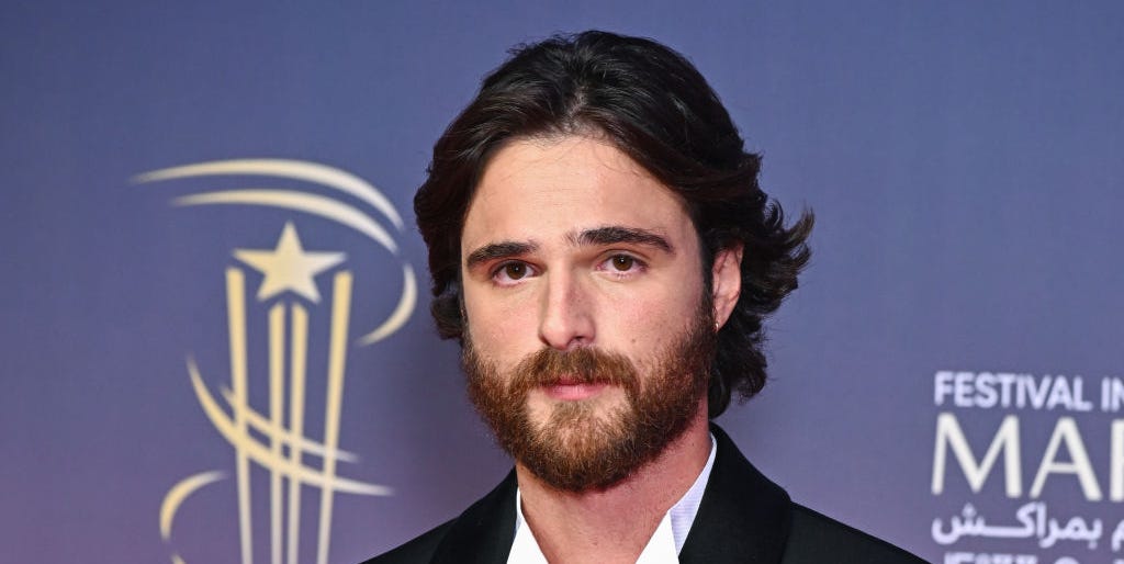 Get Jacob Elordis Look with Bevel: A Simple Guide(Achieve That Sharp Jawline)