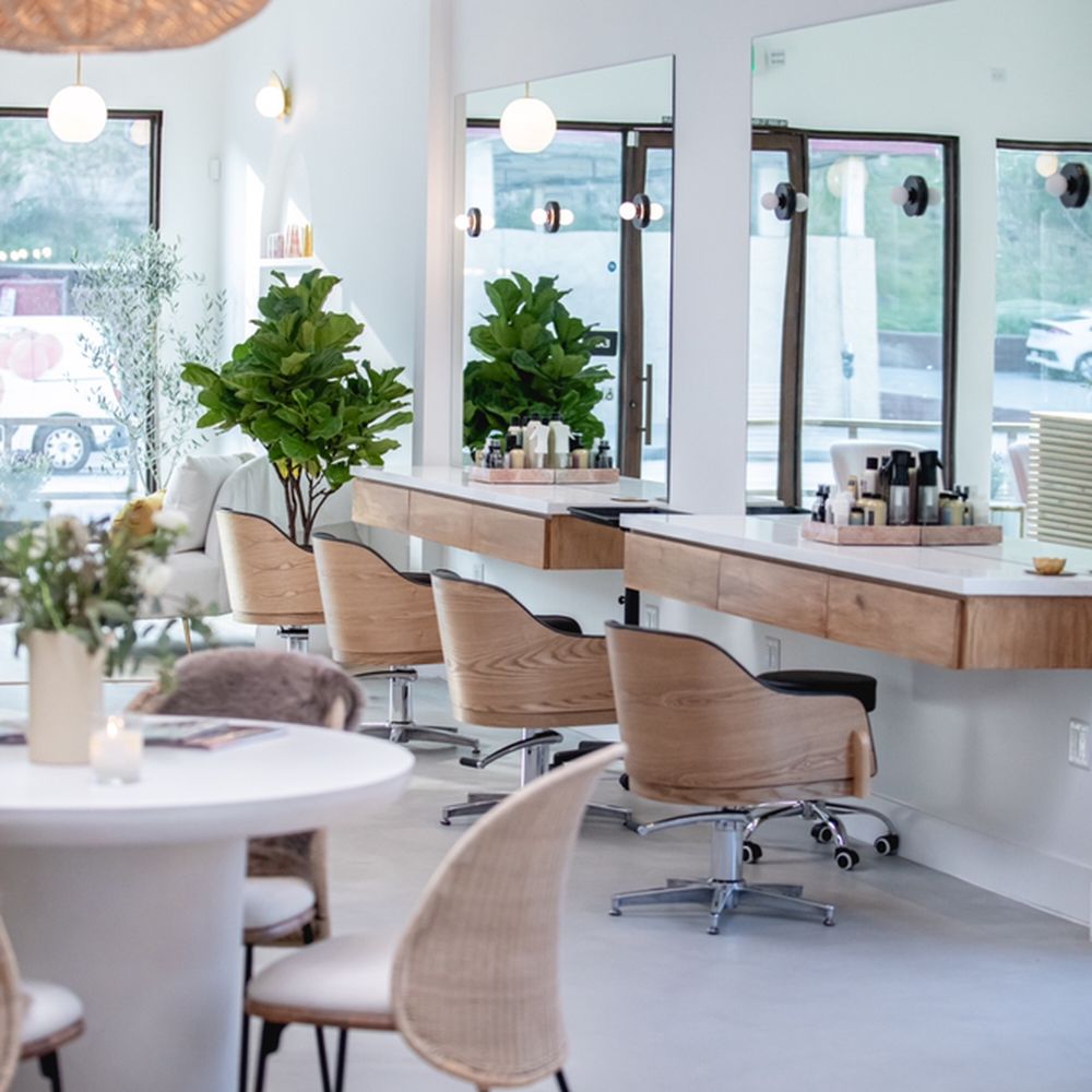 silver hairdressing salons near me? Find the best places to get the look.