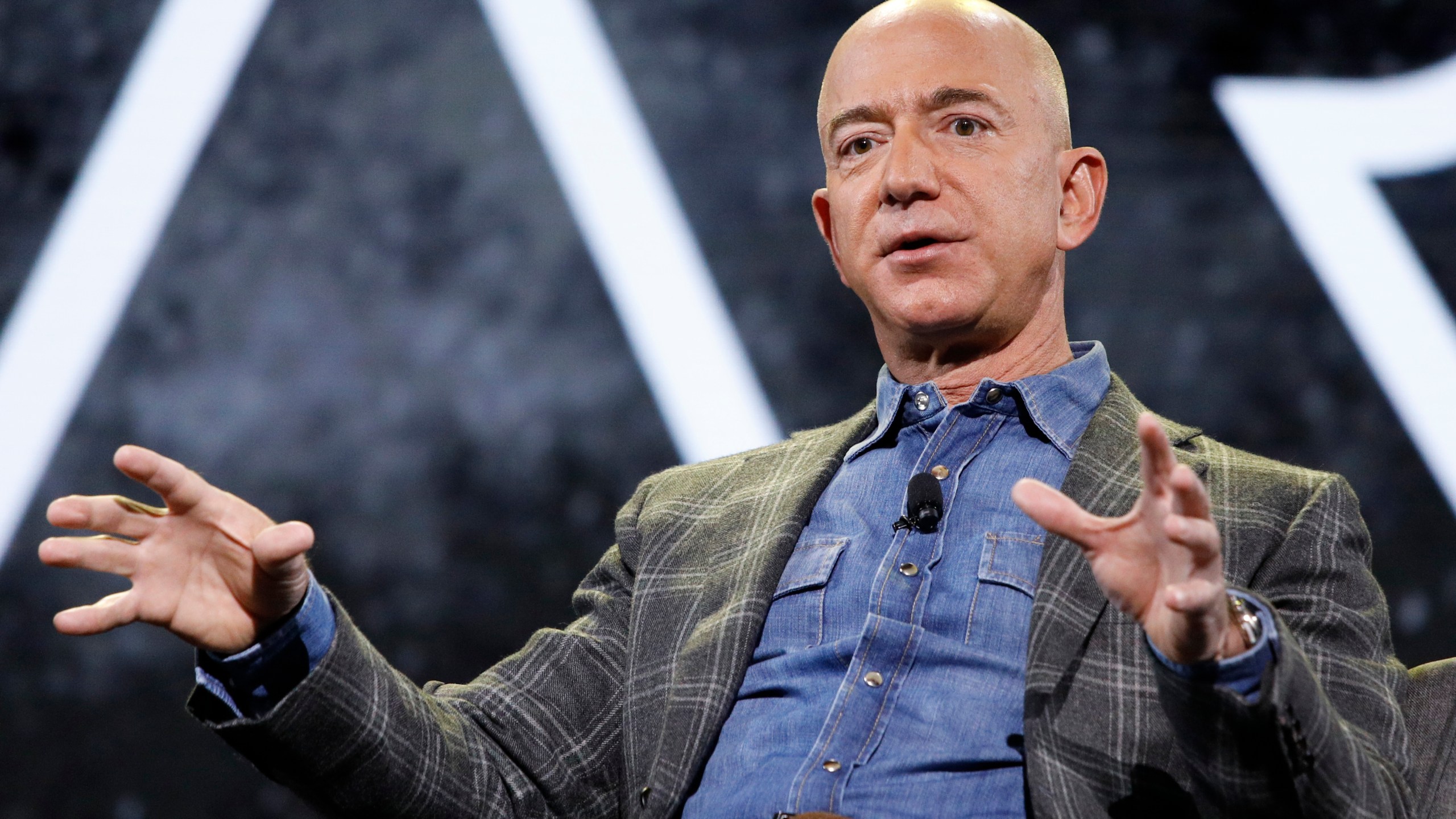 Jeff Bezos Wrist Watch: A Look at the Timepiece of the Amazon CEO (You Wont Believe It)