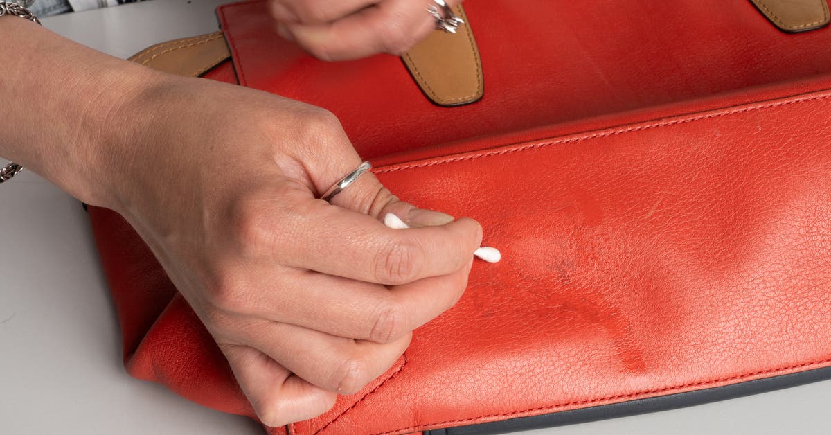 fold me pouch: How to clean it (Easy steps you can follow)