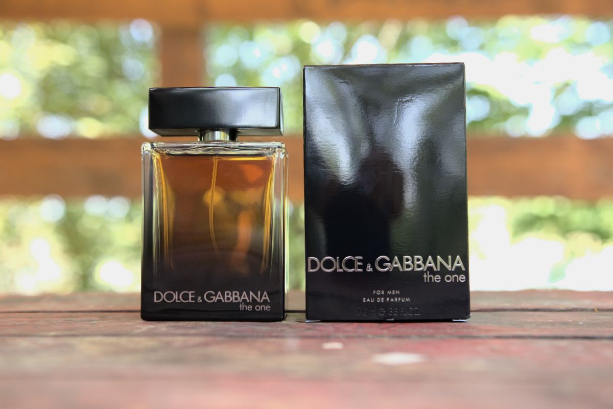 What does dg the one parfum smell like (Detailed notes and overall impression)