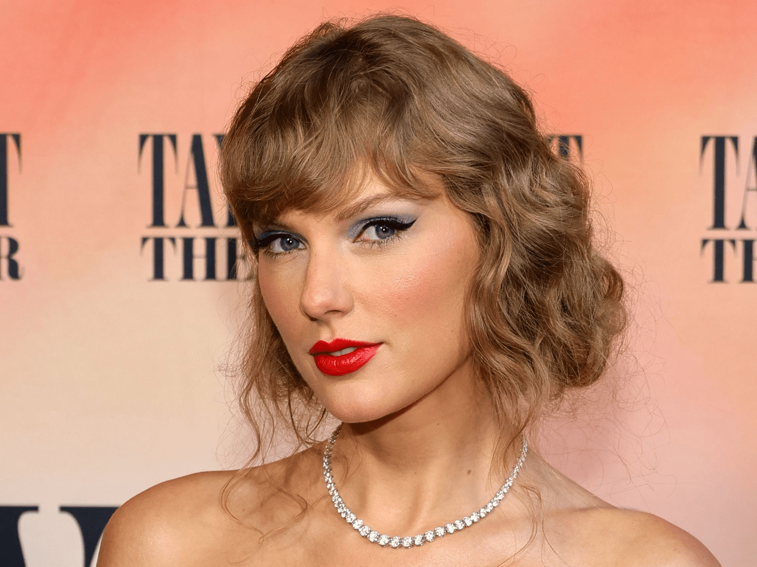 Taylor Swift Hairstyles Through the Years (Her Best Hair Moments)