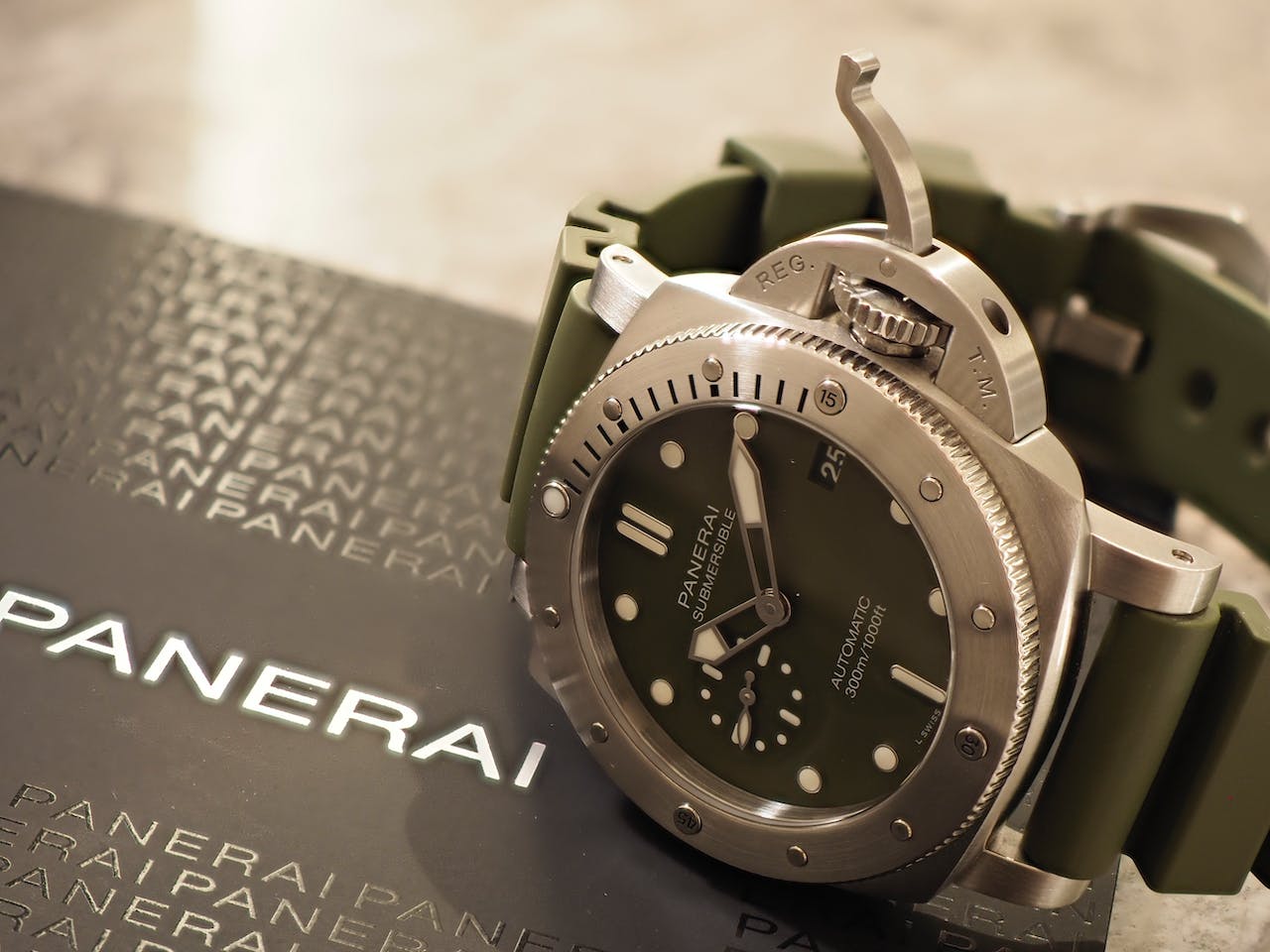 Panerai Florence: The Ultimate Guide for Watch Enthusiasts (Tips and Tricks for Making the Most of Your Visit)