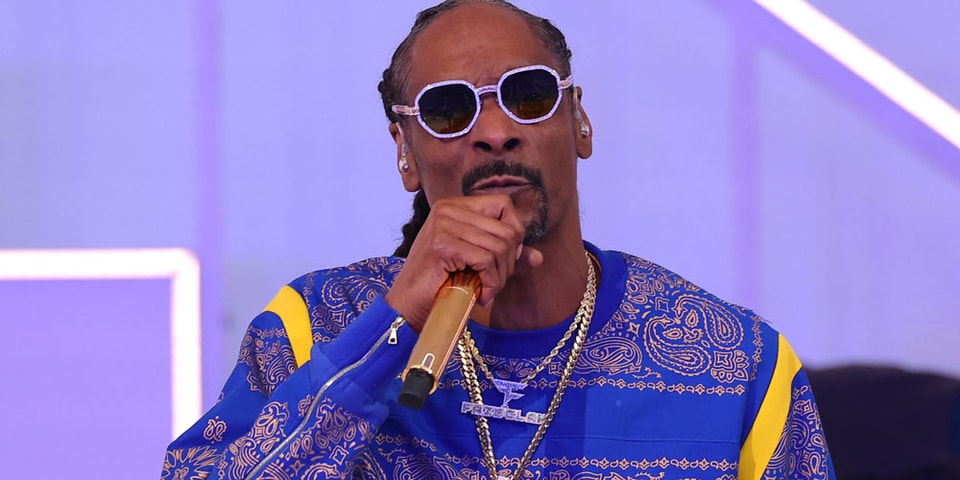 What is on Snoops necklace? A closer look at his style!