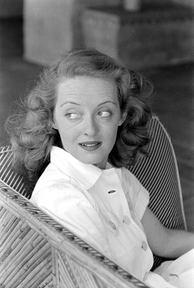 Bette Davis Glamour Shot: See the Old Hollywood Stars Photos!