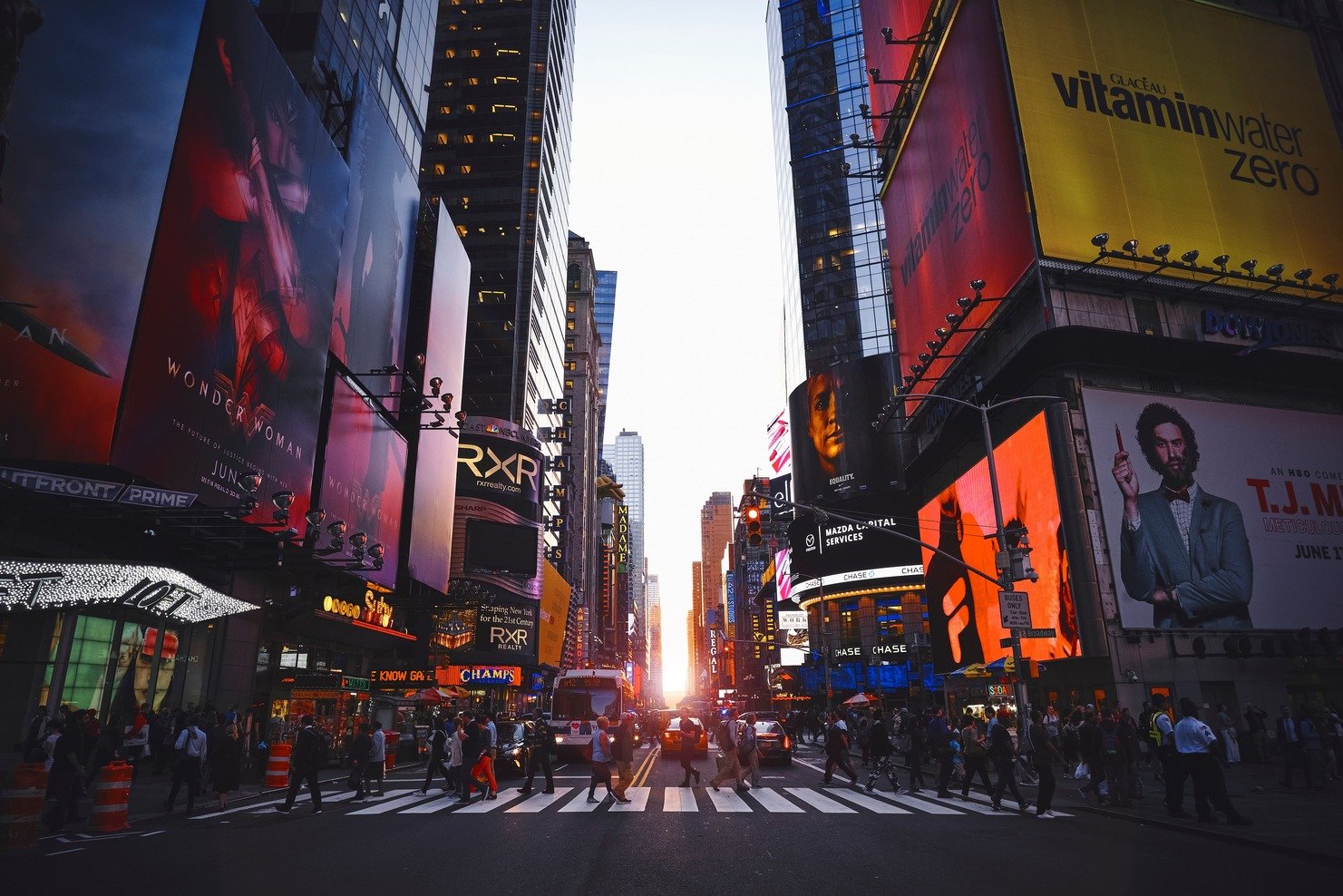 New York for Men: Your Go-To Guide for an Epic Adventure in the Big Apple (Things to Do)
