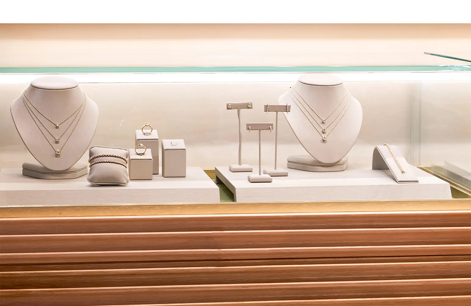 Grown Brilliance - New York City Showroom New York: Discover Stunning Jewelry Today