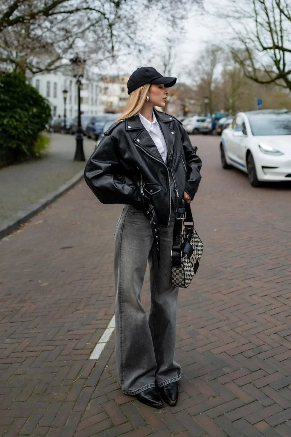 Street Style Leather Jacket Inspiration for Your Next Outfit!