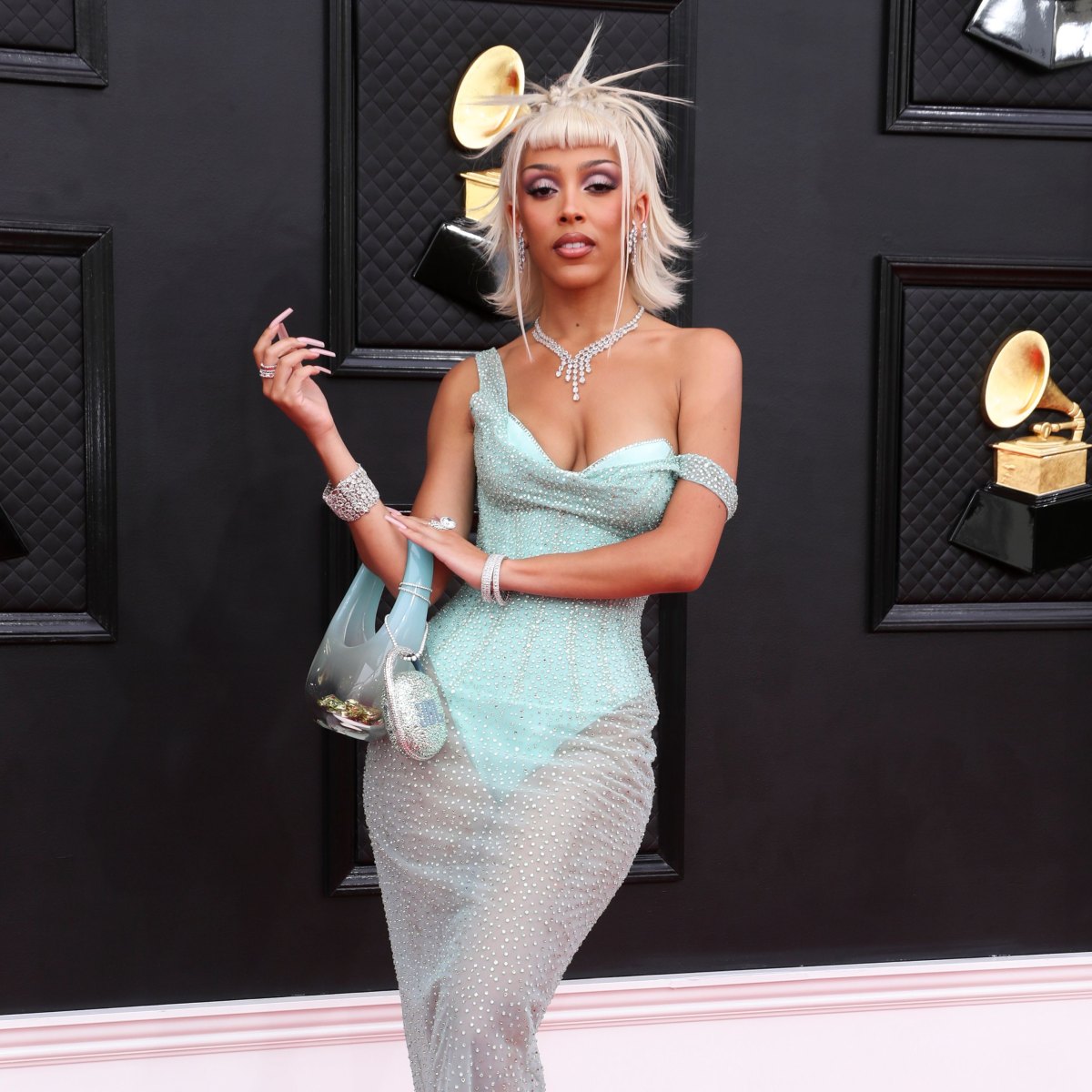 Doja Cat dress: What are the singers most iconic outfits and how to recreate them easily?
