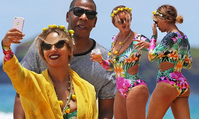 Beyonce Pool Day: See How She Slays by the Water!