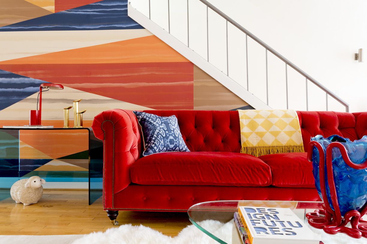 Decorate your home with coquelicot color! Find inspiration for creating your own unique style.