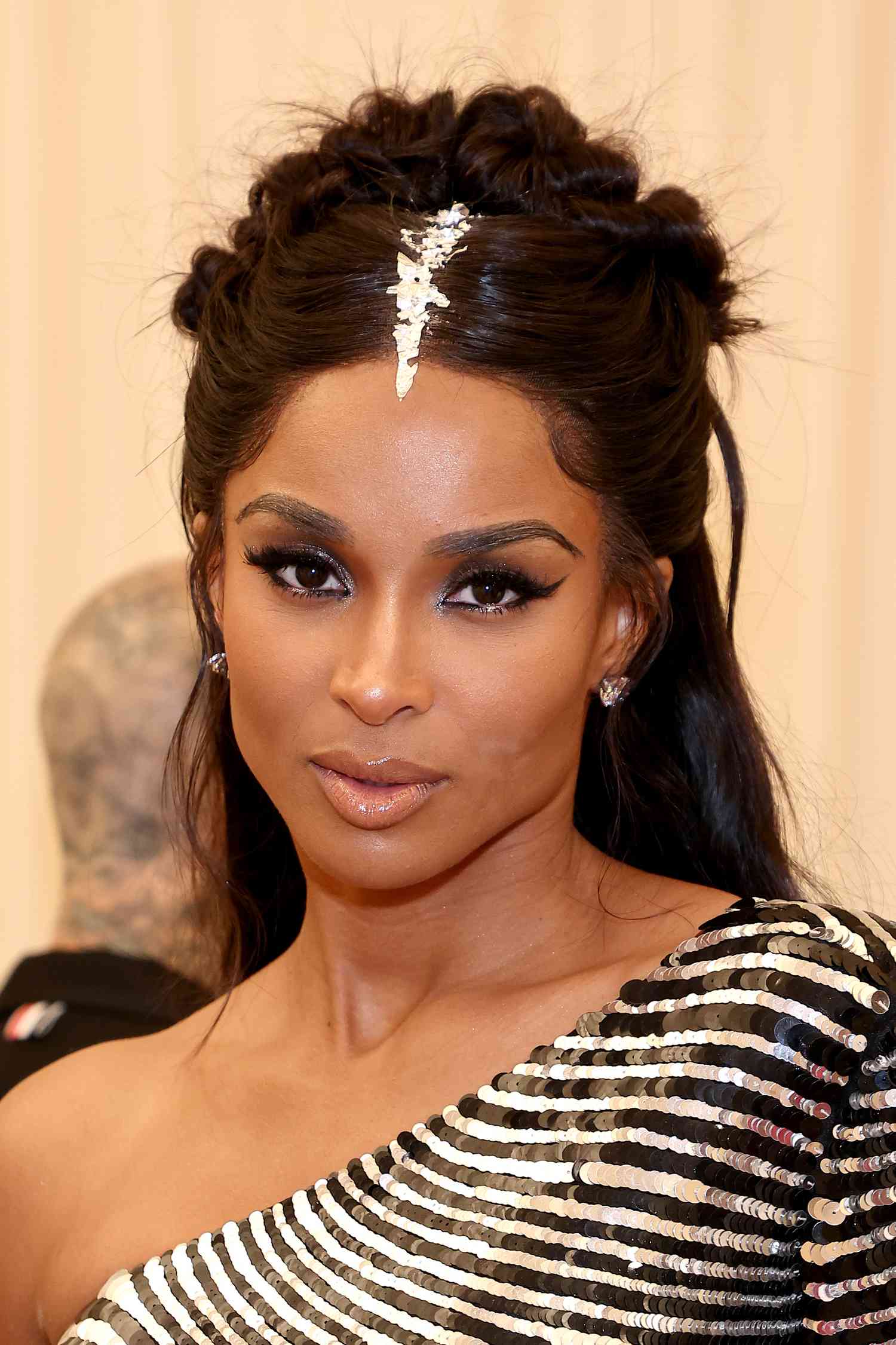 Hair for one shoulder gown: quick and easy styles.