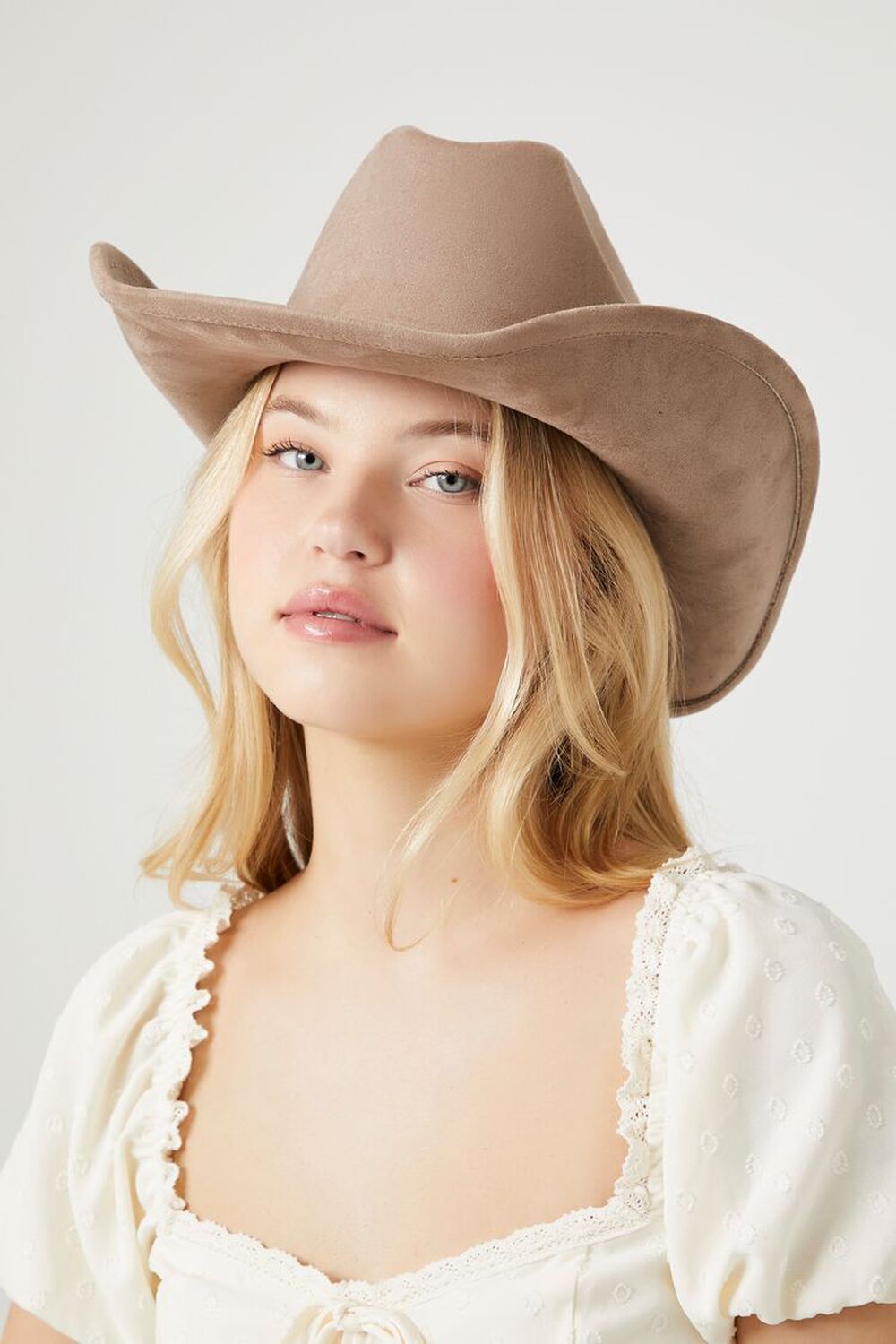 Forever 21 Cowgirl Hat Review: Is It Worth It? & Must Read Before Buying a Forever 21 Cowgirl Hat