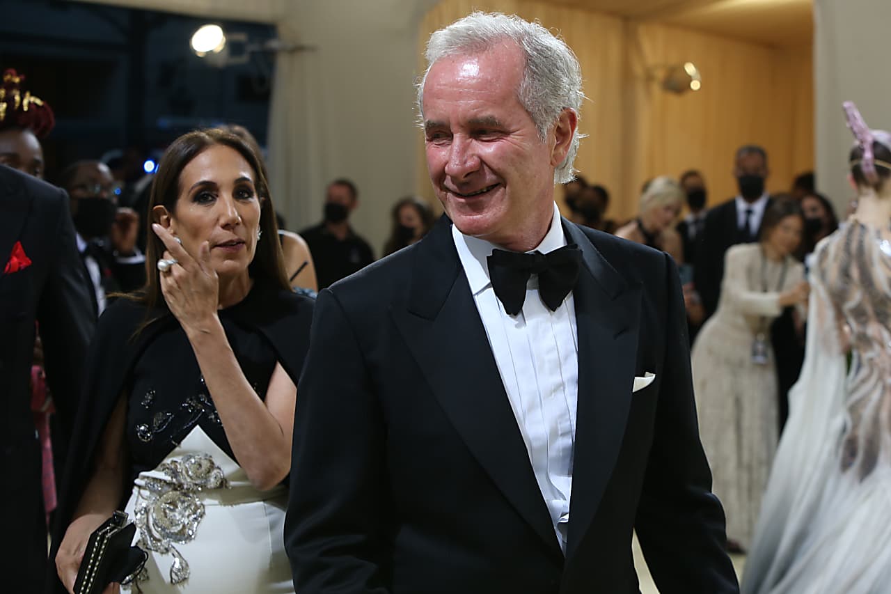 The Estee Lauder Succession: Who Will Take Over? (The Future of This Beauty Giant Discussed)