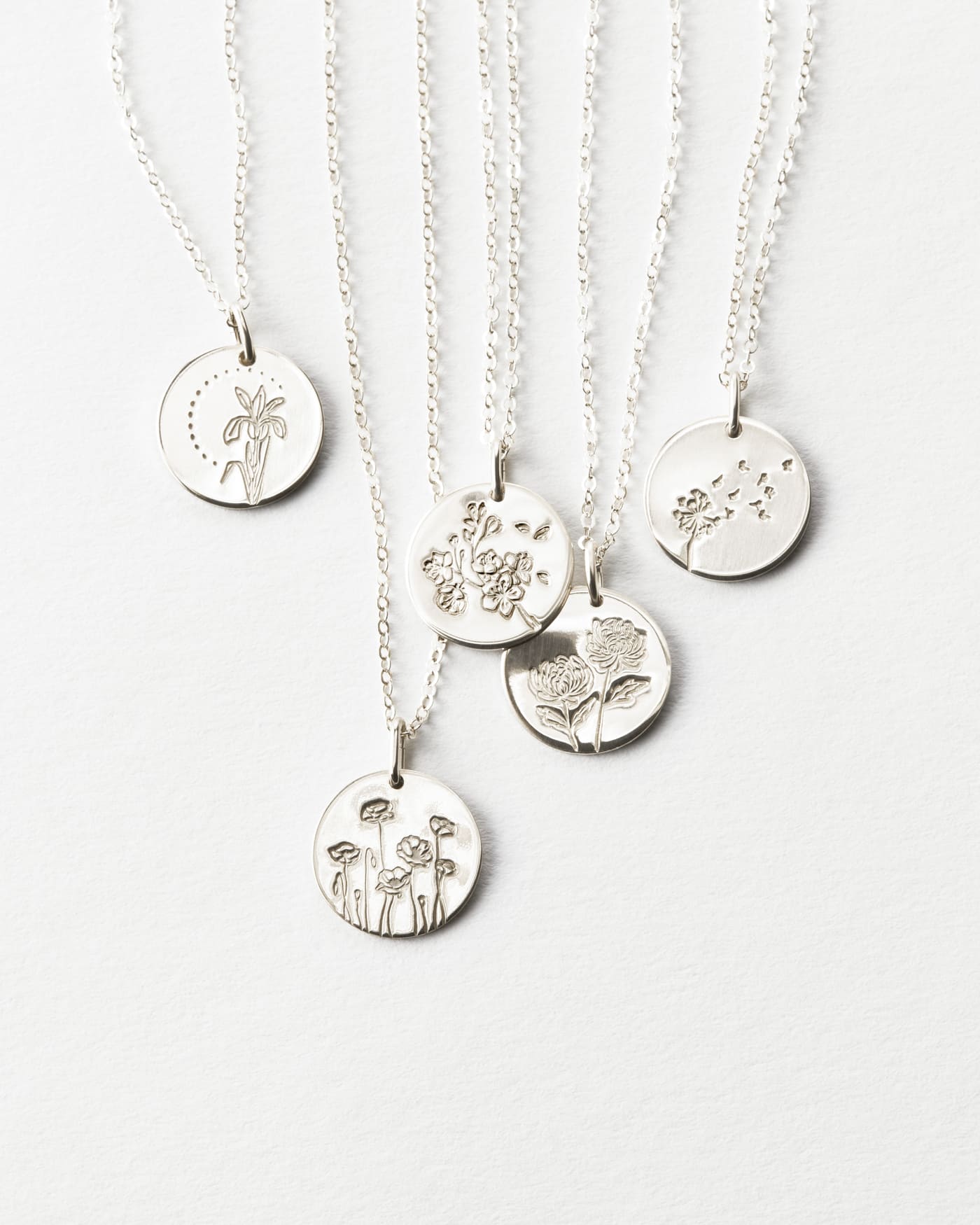 Flower Necklace: Find Your Perfect Style in Seconds