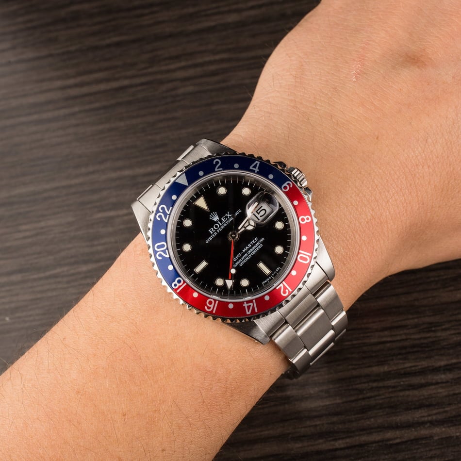 Rolex Submariner Red and Blue: Check Out This Cool Watch Everyone Wants
