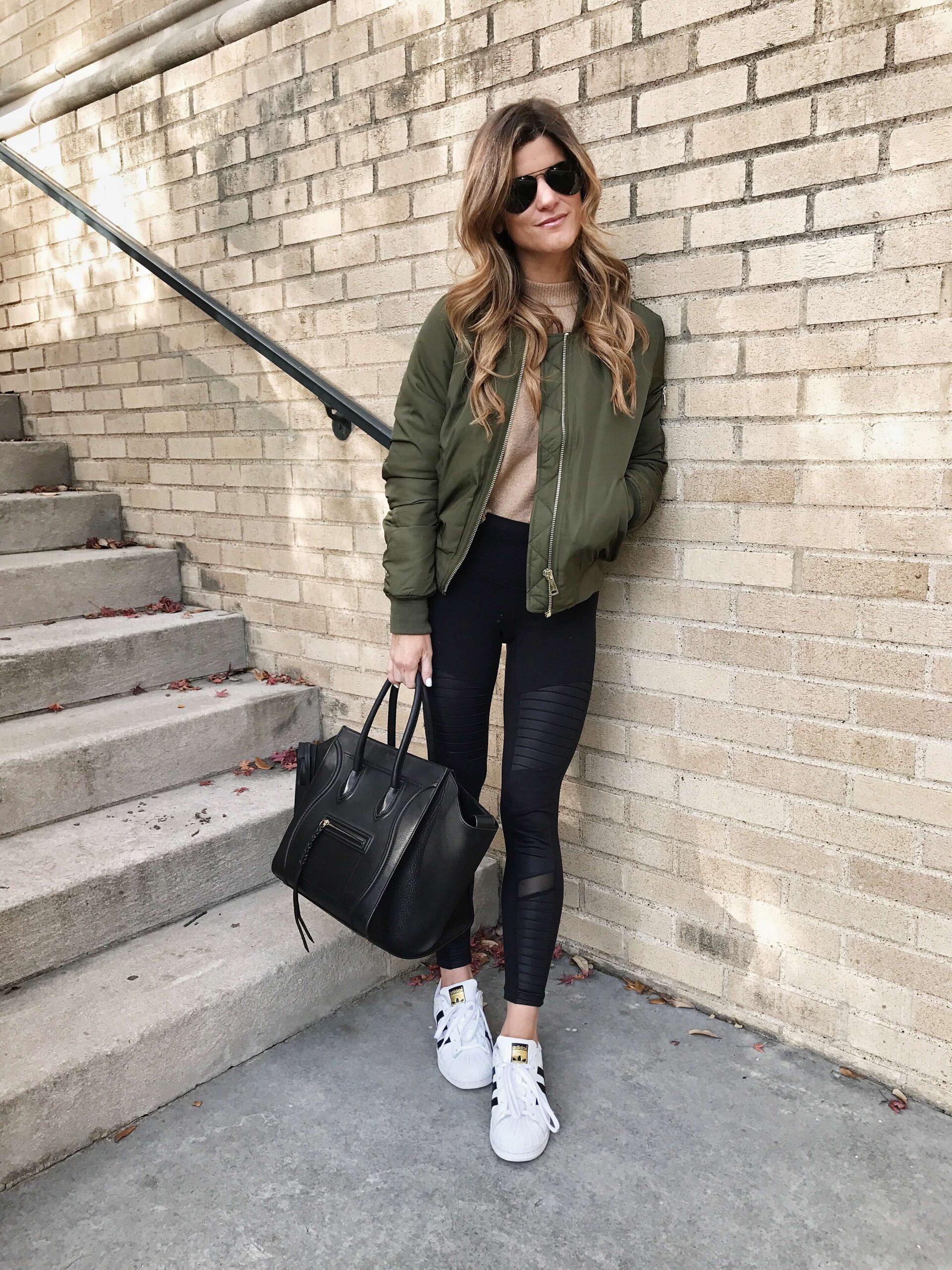 How to Style Outfit With Green Leggings? Check Out These Chic and Simple Ideas Now!